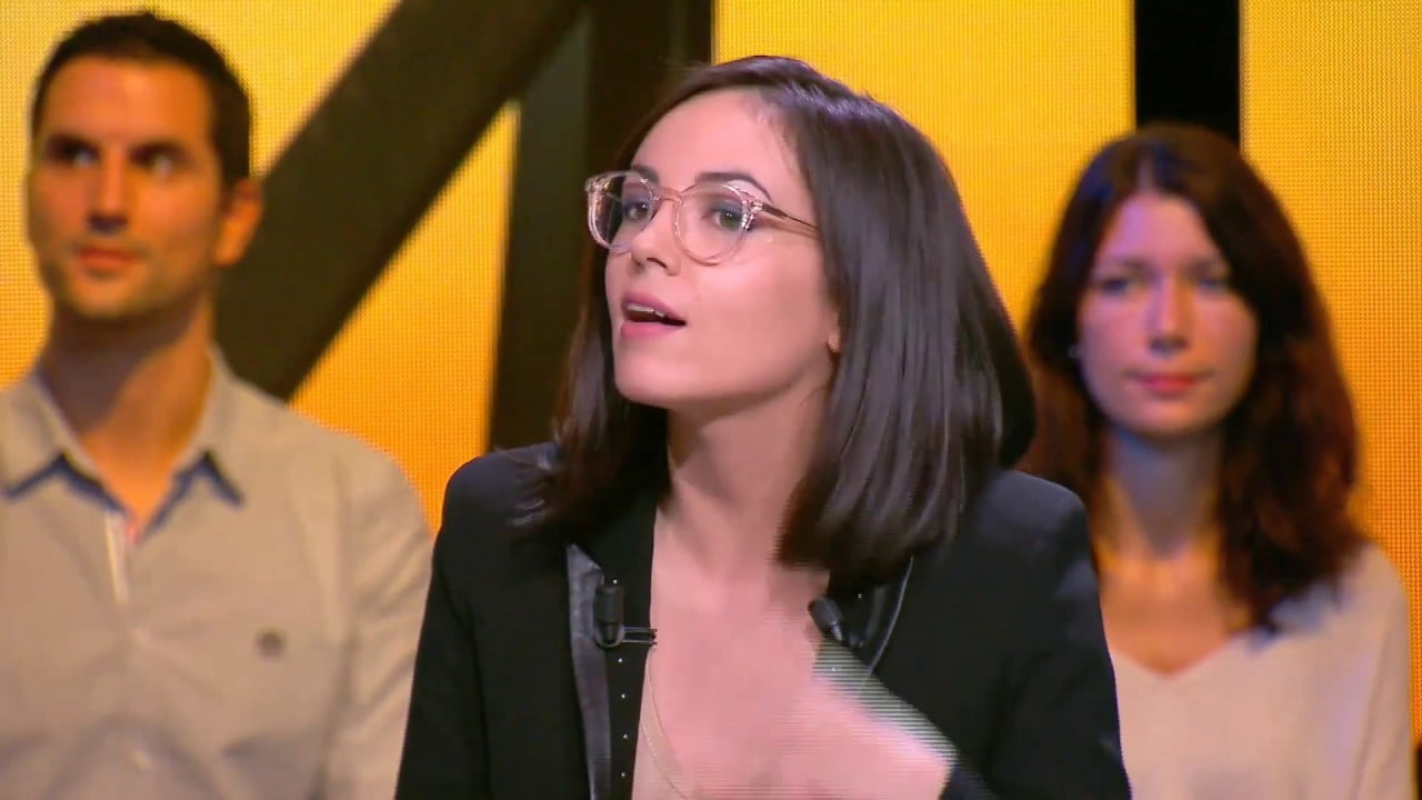 Agathe Auproux de TPMP : photo hot, tweets racistes… Elle assume !